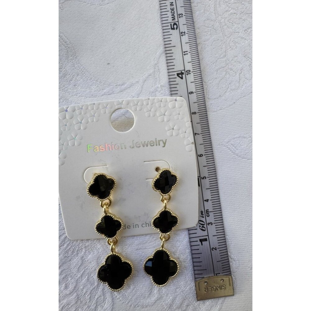 Black Goldtone 3 Clover Dangle Drop Fashion Costume Earrings NEW - Picture 2 of 6